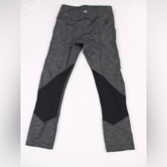 EUC Lululemon 4 Heathered Gray‎ Black Pace Rival Mid-Rise Crop Pockets - Picture 7 of 15